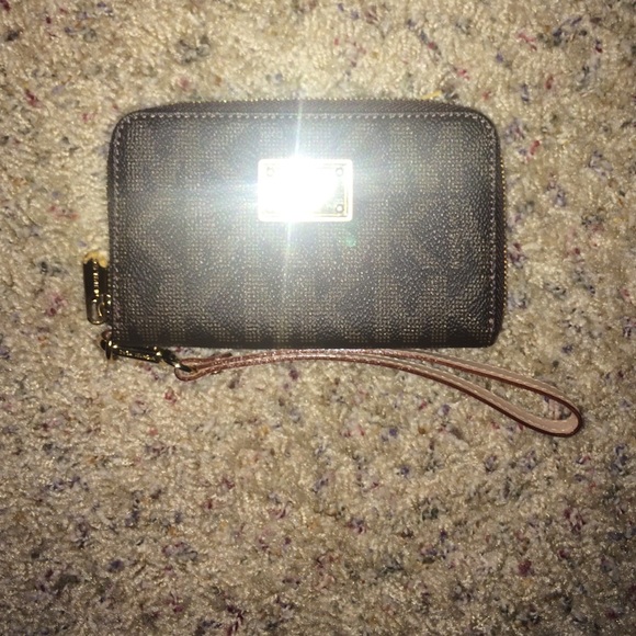 💙 MK WRISTLET/WALLET 💋