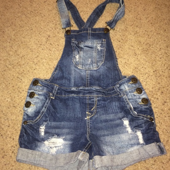 Overall shorts