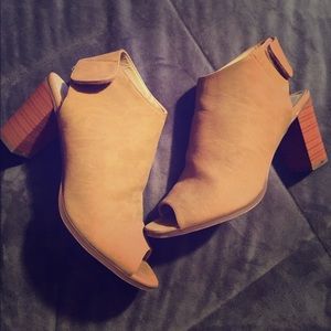 Open toe nude shoes camel shoes