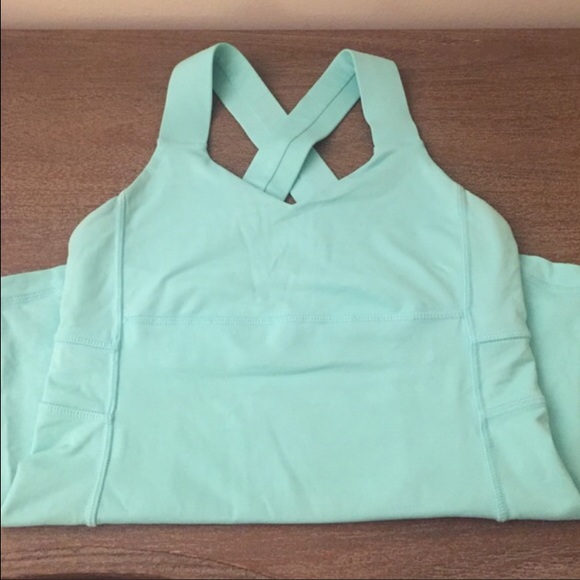 Lululemon turquoise tank