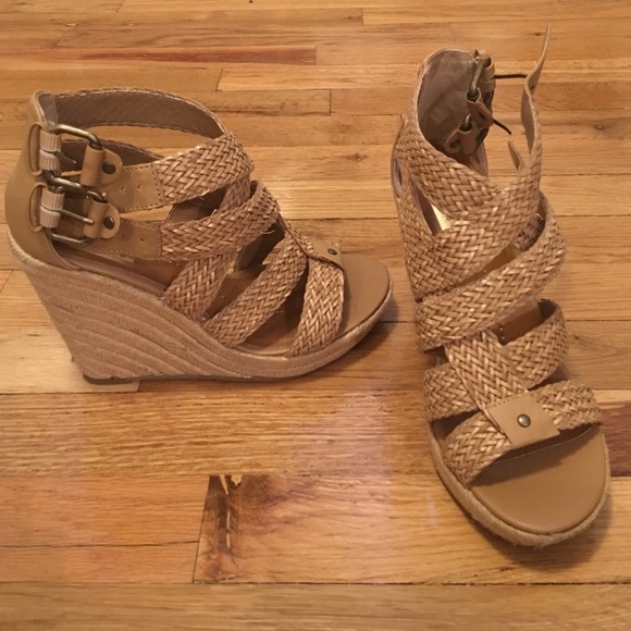 Wedge shoes