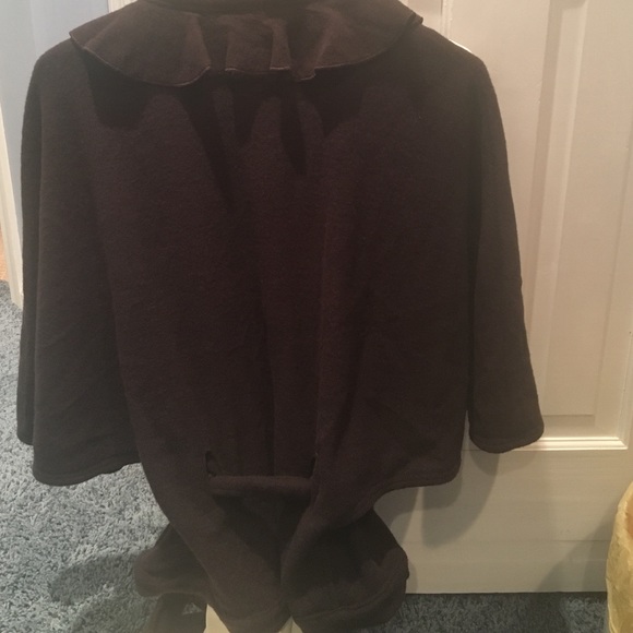 GAP brown cape w tie - Picture 5 of 7