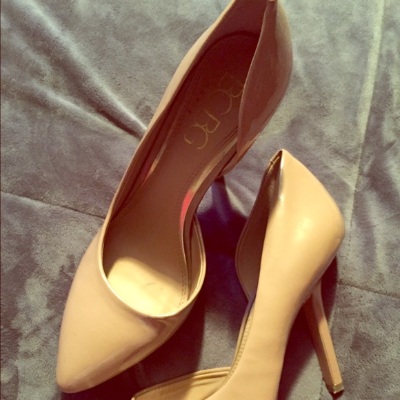 Nude high heels size 9