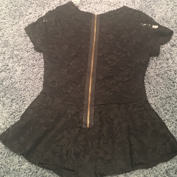 Romeo and Juliet black lace shirt - Picture 2 of 4