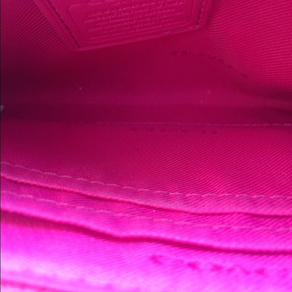 Coach Double-Zip Wristlet - Picture 4 of 4