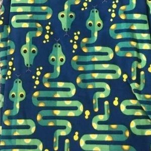 Lularoe OS snake leggings