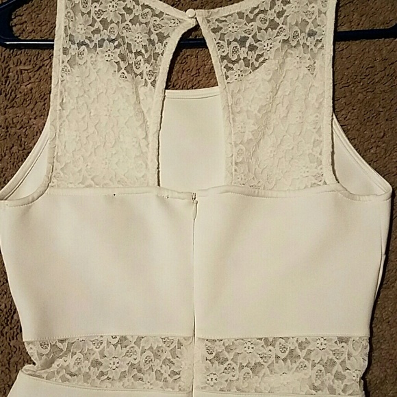 White dress - Picture 3 of 3