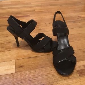 Heel shoes