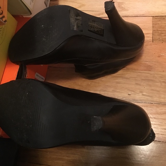 Open toe booties - Picture 3 of 3