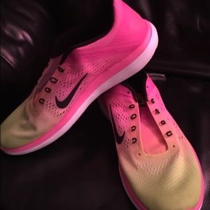 Size 10 mens Nike running shoes