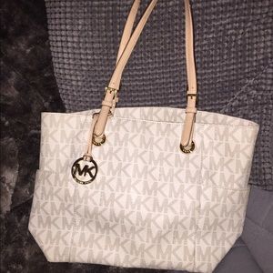 Fairly used, only minor ink spots from pen.