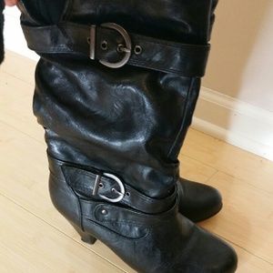 STORE CLOSING!!! White mountain boots