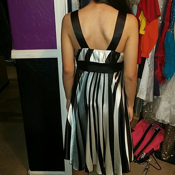 Wedding/Sunday Dress - Picture 2 of 4