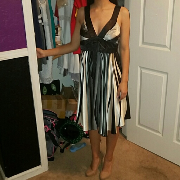 Wedding/Sunday Dress - Picture 3 of 4