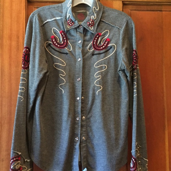 Stretchy button down collared shirt