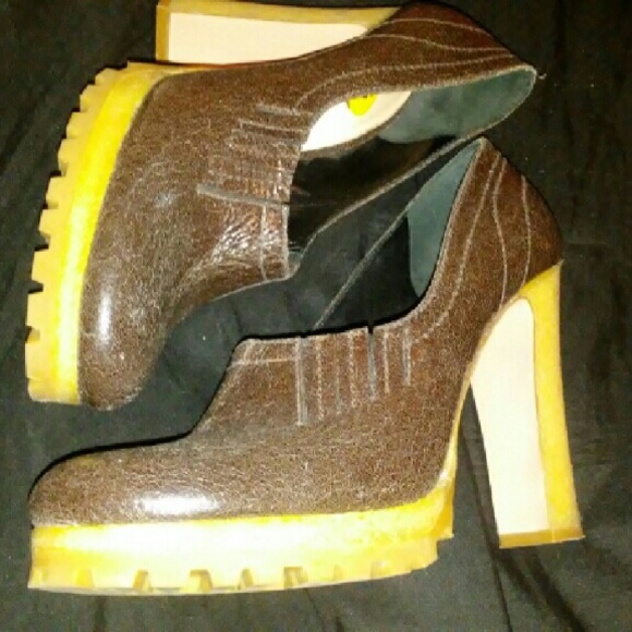 Prada shoes size 7 - Picture 2 of 4