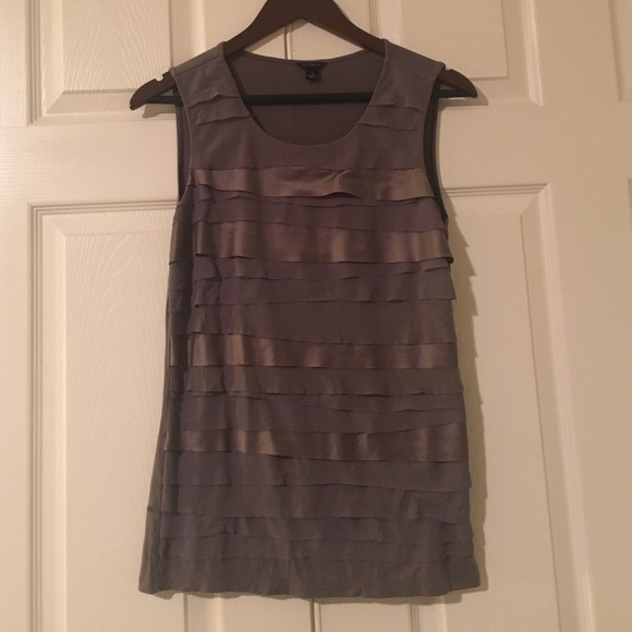 Ann Taylor gray tank / shell