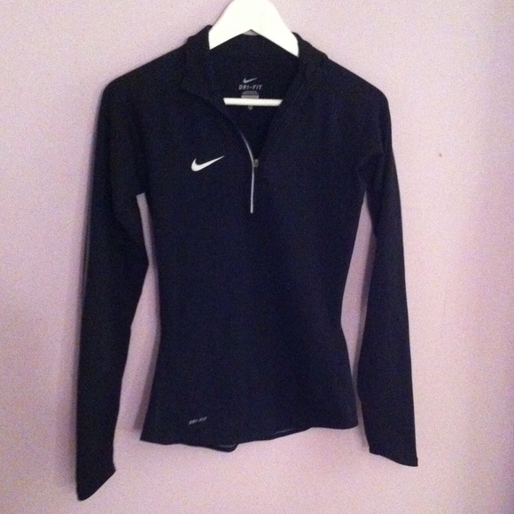 Like new💕 Nike dri-fit pullover