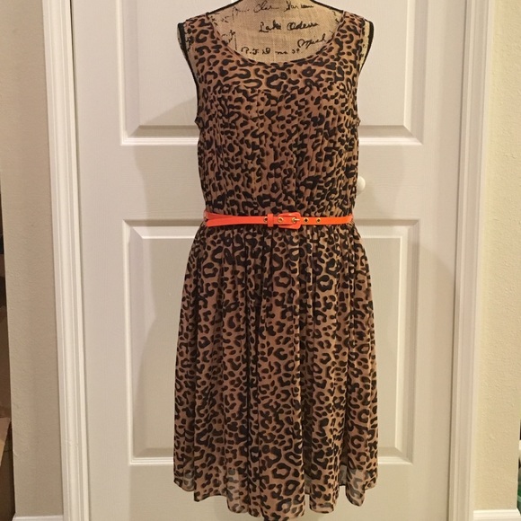 Midi Leopard Print Sleeveless Dress