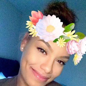 Meet your Posher, Crystal