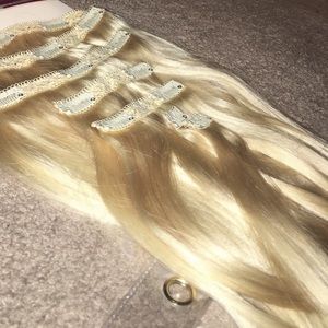 BRAND NEW W/ TAGS 100% human clip hair Extensions