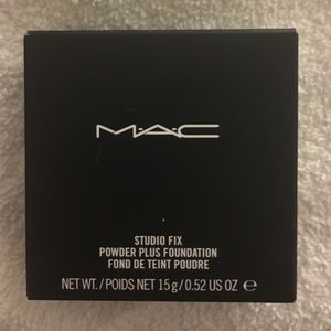MAC Cosmetics Studiofix Powder Foundation Color C5