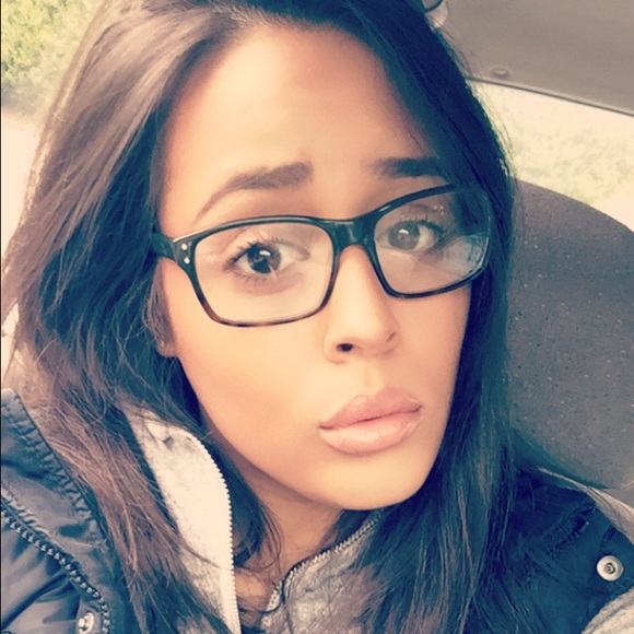 Meet your Posher, Xzashia