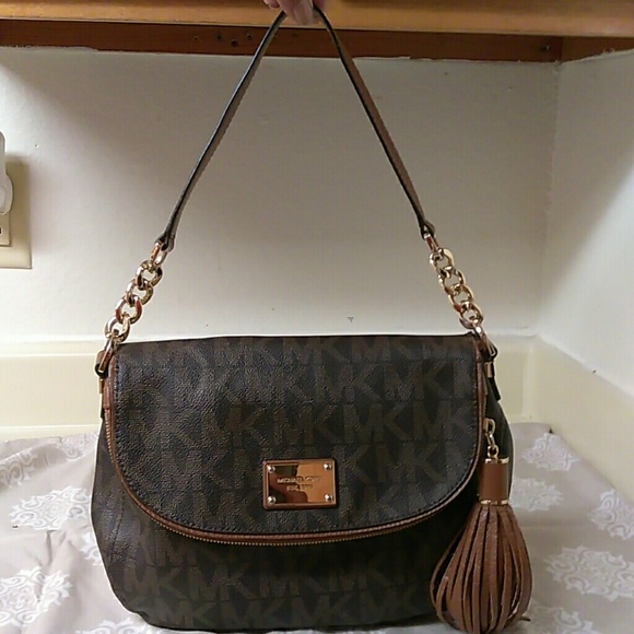 AUTHENTIC MICHAEL KORS PURSE