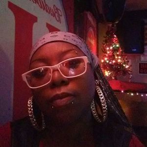 Meet your Posher, Ashanta