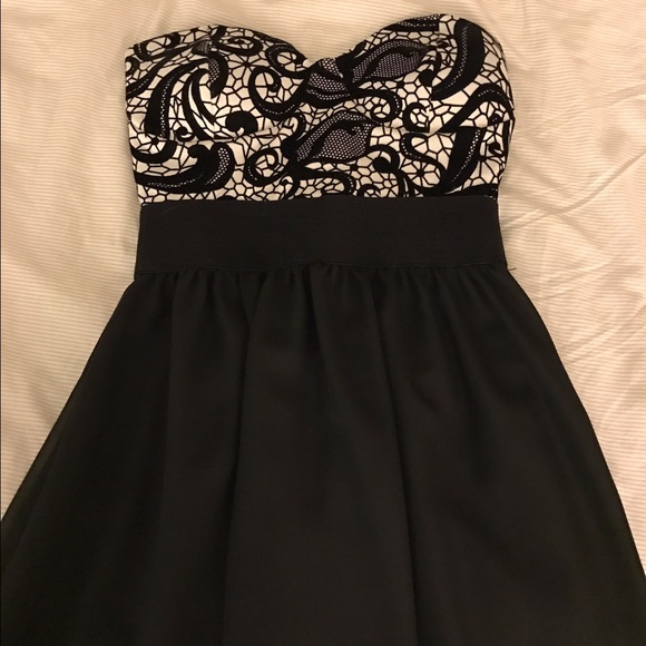 Black and white cocktail dress size small