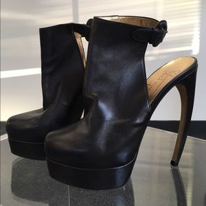 Walter Steiger Ankle Platform Curved Heels