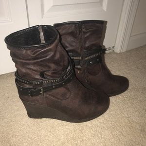 MukLuk wedge booties