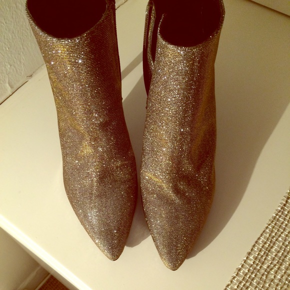 Stuart Weitzman gold/silver dual color booties New