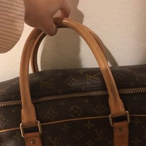 More pictures of LV luggage