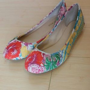 STORE CLOSING! Nine West floral flats
