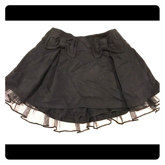 Black gap skirt