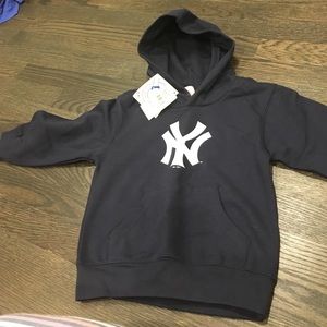 Yankees navy sweatshirt