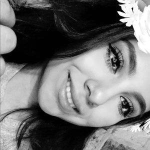 Meet your Posher, Odalys