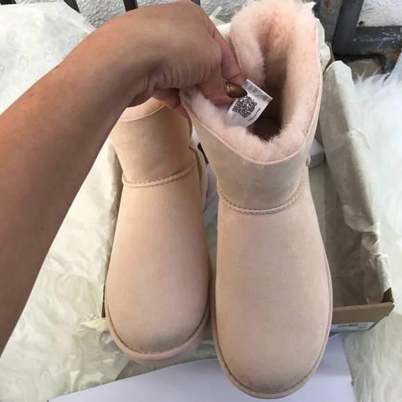 UGG Mini Brigette Bow limited edition boots sz 8 - Picture 2 of 4