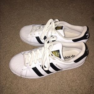 Adidas superstars
