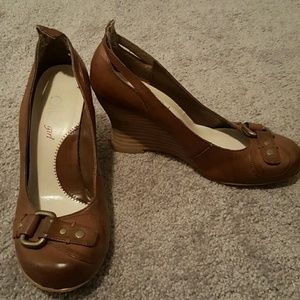 🚨CLEARANCE 🚨 Brown wedges