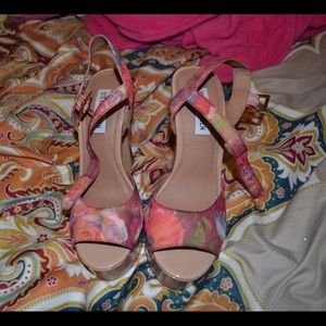 Peep toe Steve Madden heels