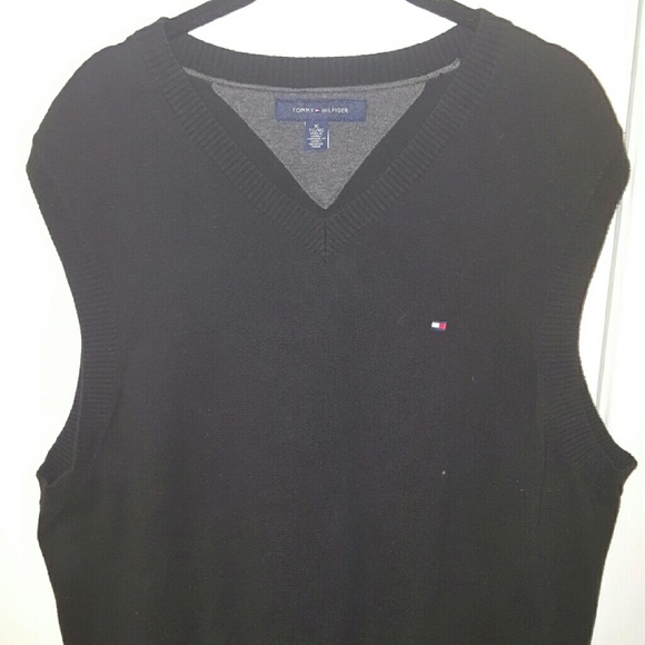 ❤️Tommy Hilfiger Black sweater vest