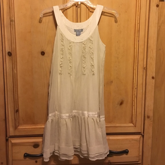 Beautiful cream dress - Picture 1 of 3