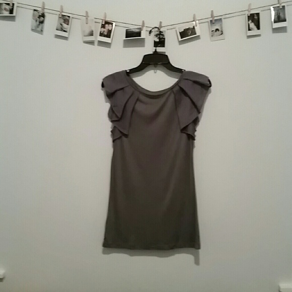 Ann Taylor Loft ruffled short sleeve shirt