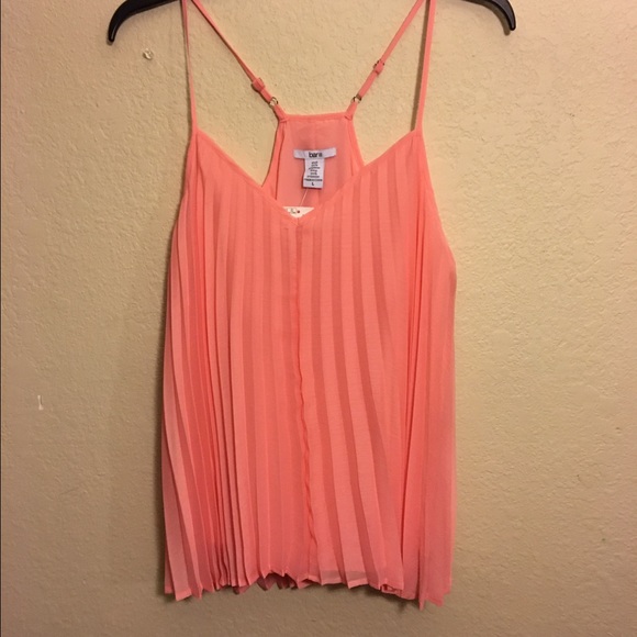 Show pleated tank top