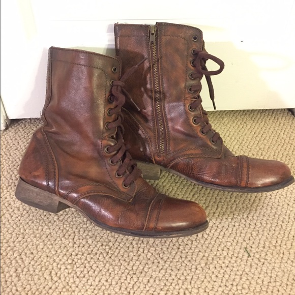 Size 10 Steve Madden Troopa boot- great condition!