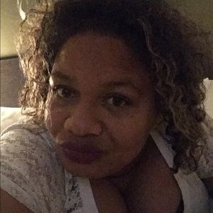 Meet your Posher, Lamaria