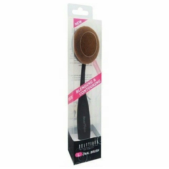 Beautique Other - Beautique Large Oval Brush
