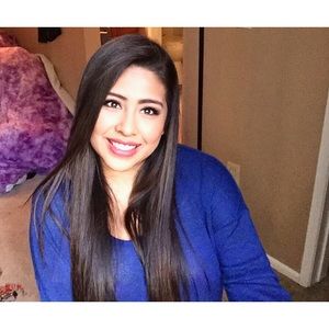 Meet your Posher, Yadira